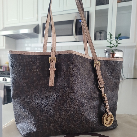 Michael Kors set - Picture 12 of 16